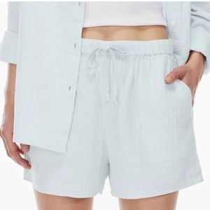 Aritzia wilfred free sail shorts 3”